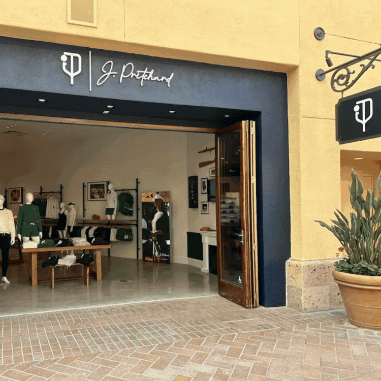 🎄 Where Court Style Meets Classics